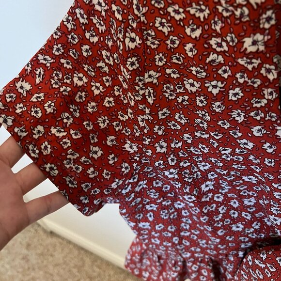 SHEIN Tie-Front Flowy Cropped Red Floral Blouse - Picture 3 of 5